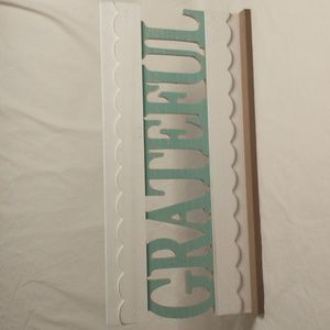🤍 Grateful Cutout Tabletop Decor